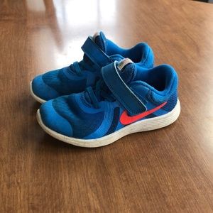 Toddler boys Nike shoes